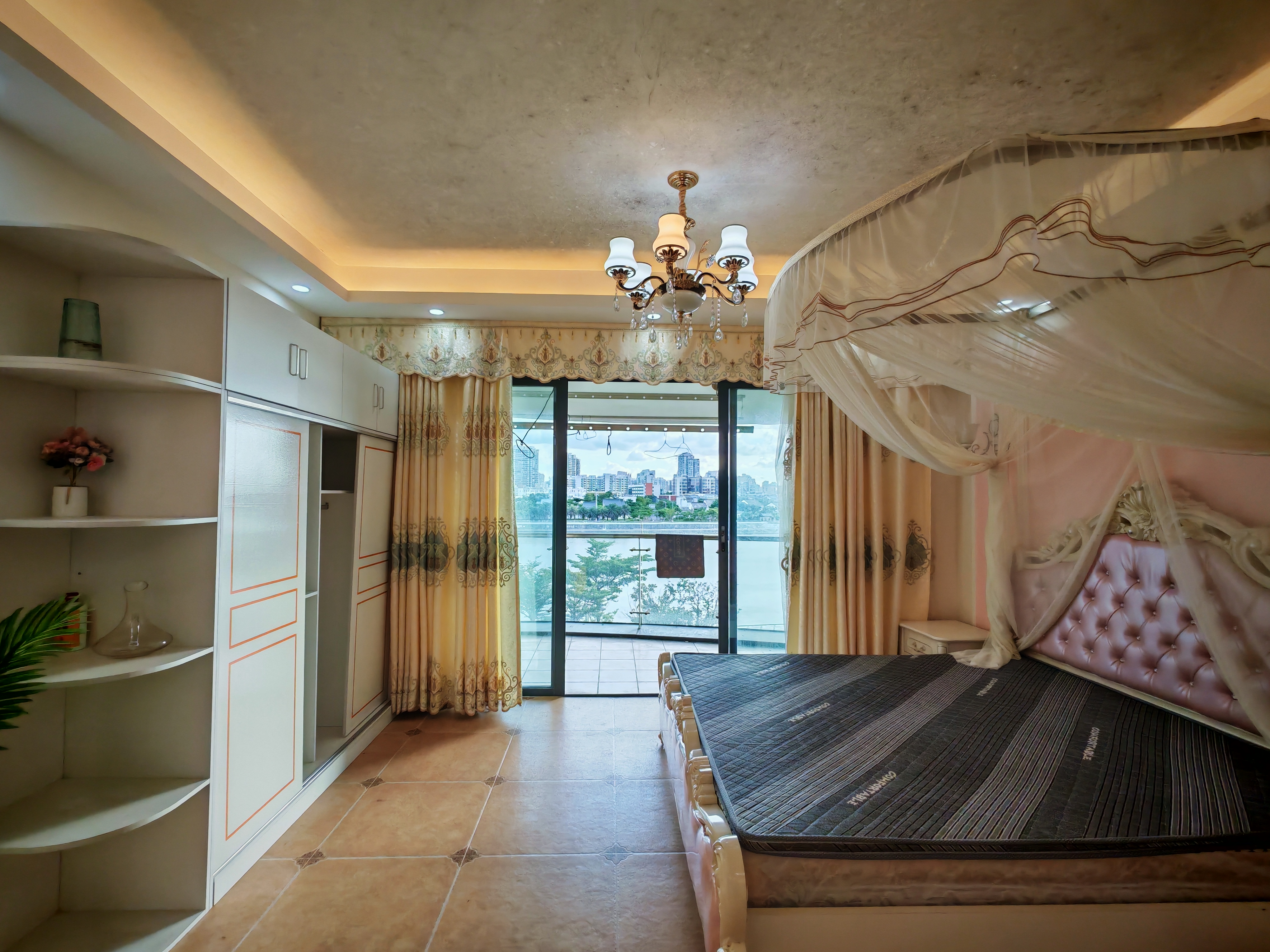 出售 九小侨中学区房 23度海1房1厅 一线江景