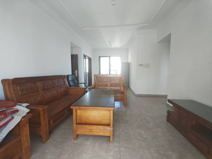 星华三期  三房两卫  110平