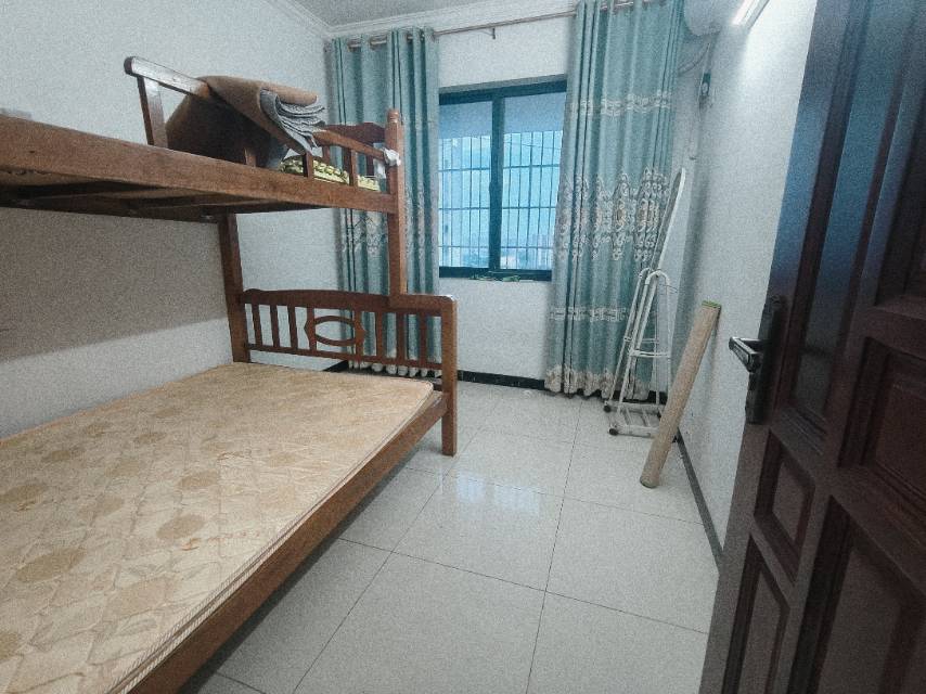 次卧