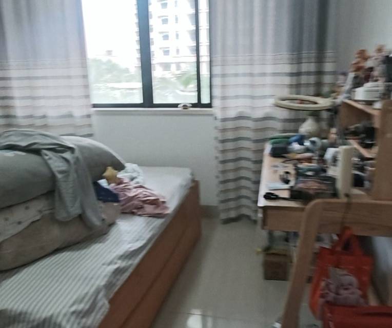 次卧