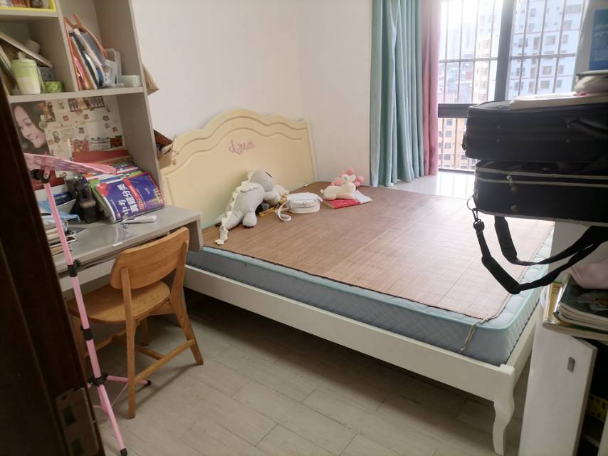 次卧