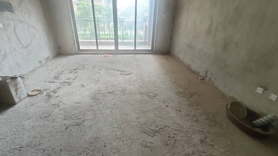 绿地雅典郡 毛坯房4房出售