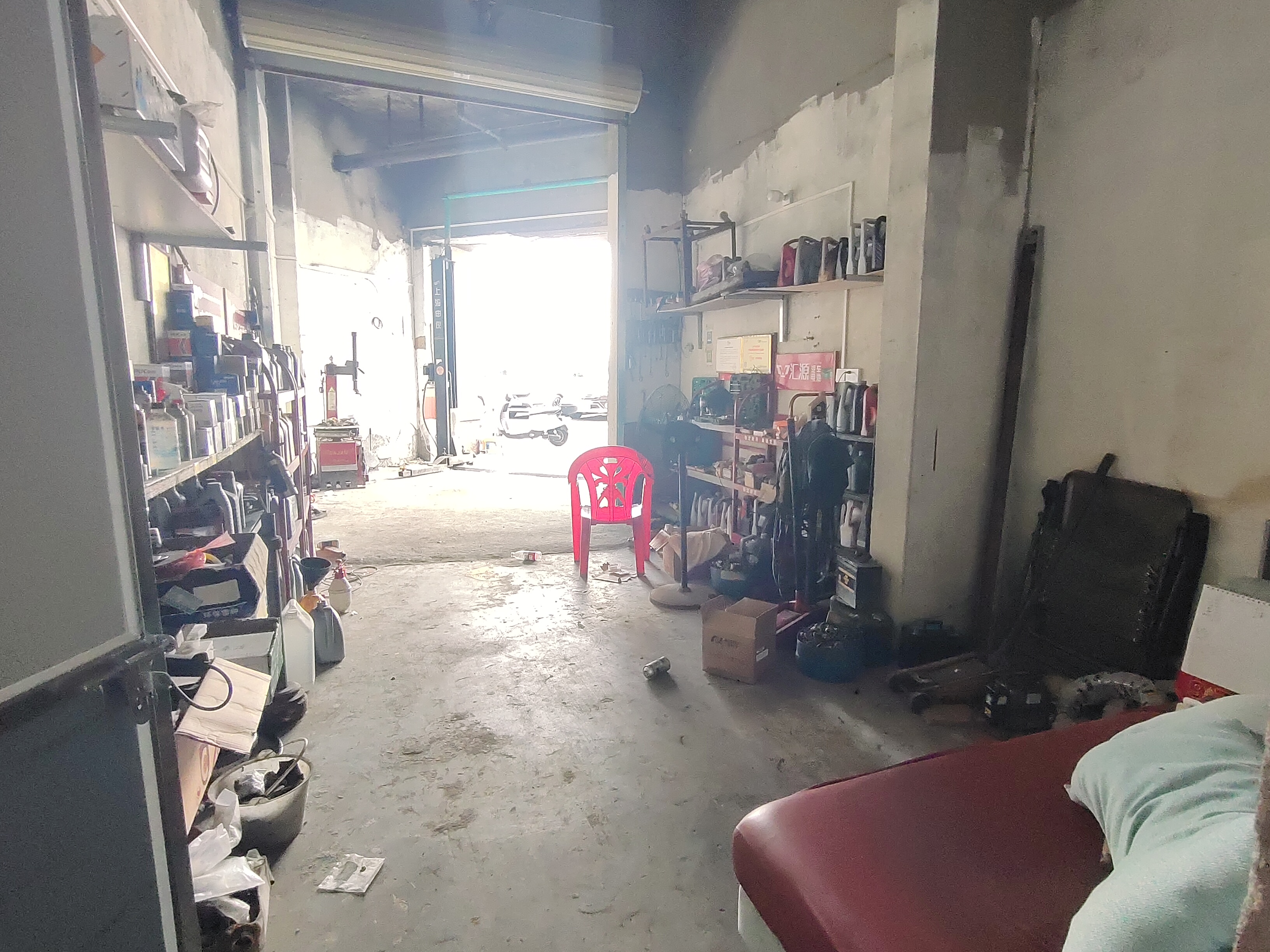 新出 粮油市场旁 碧桂园中央首府临街1楼铺面