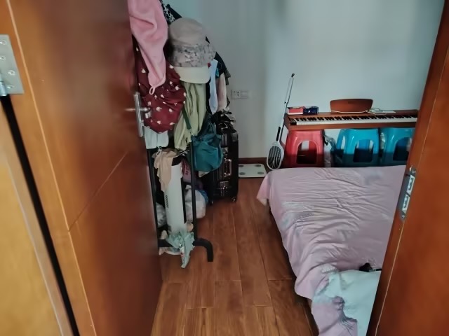 次卧