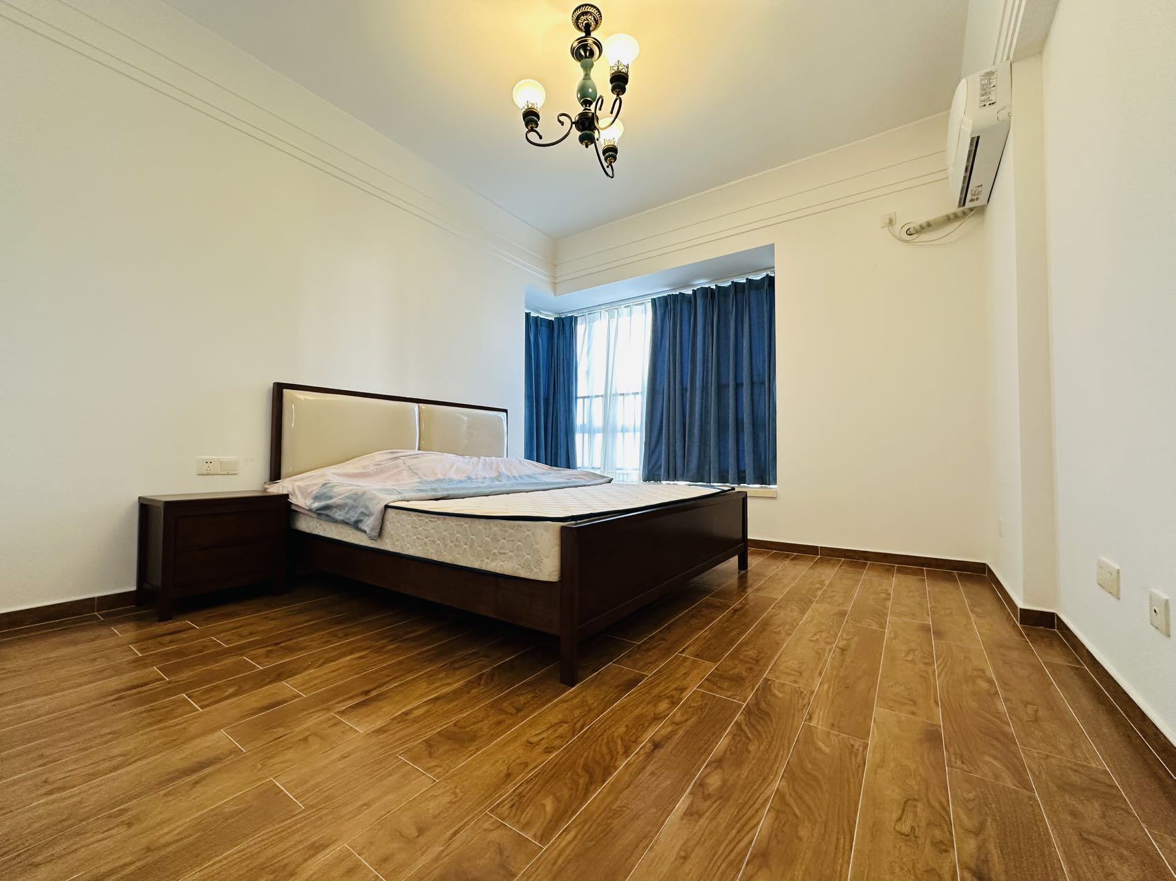 次卧