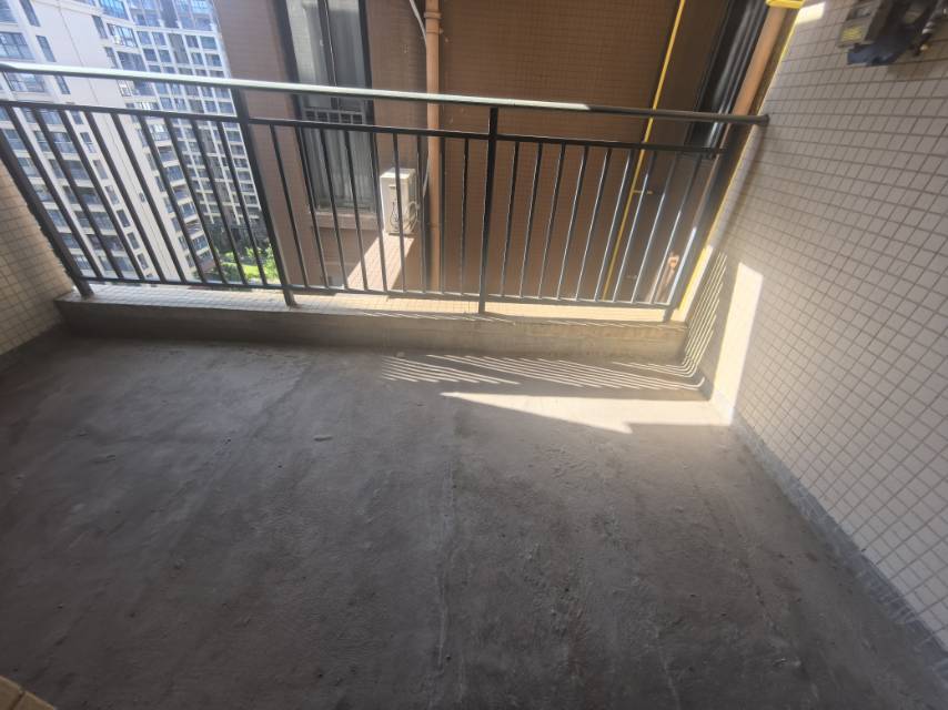 西海岸南片区南海幸福汇（一期）3房2厅出售