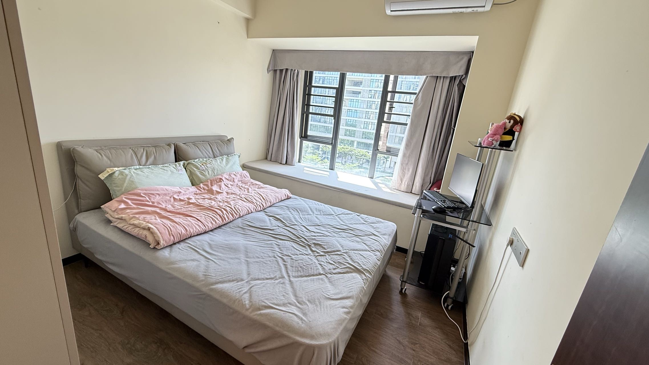 次卧