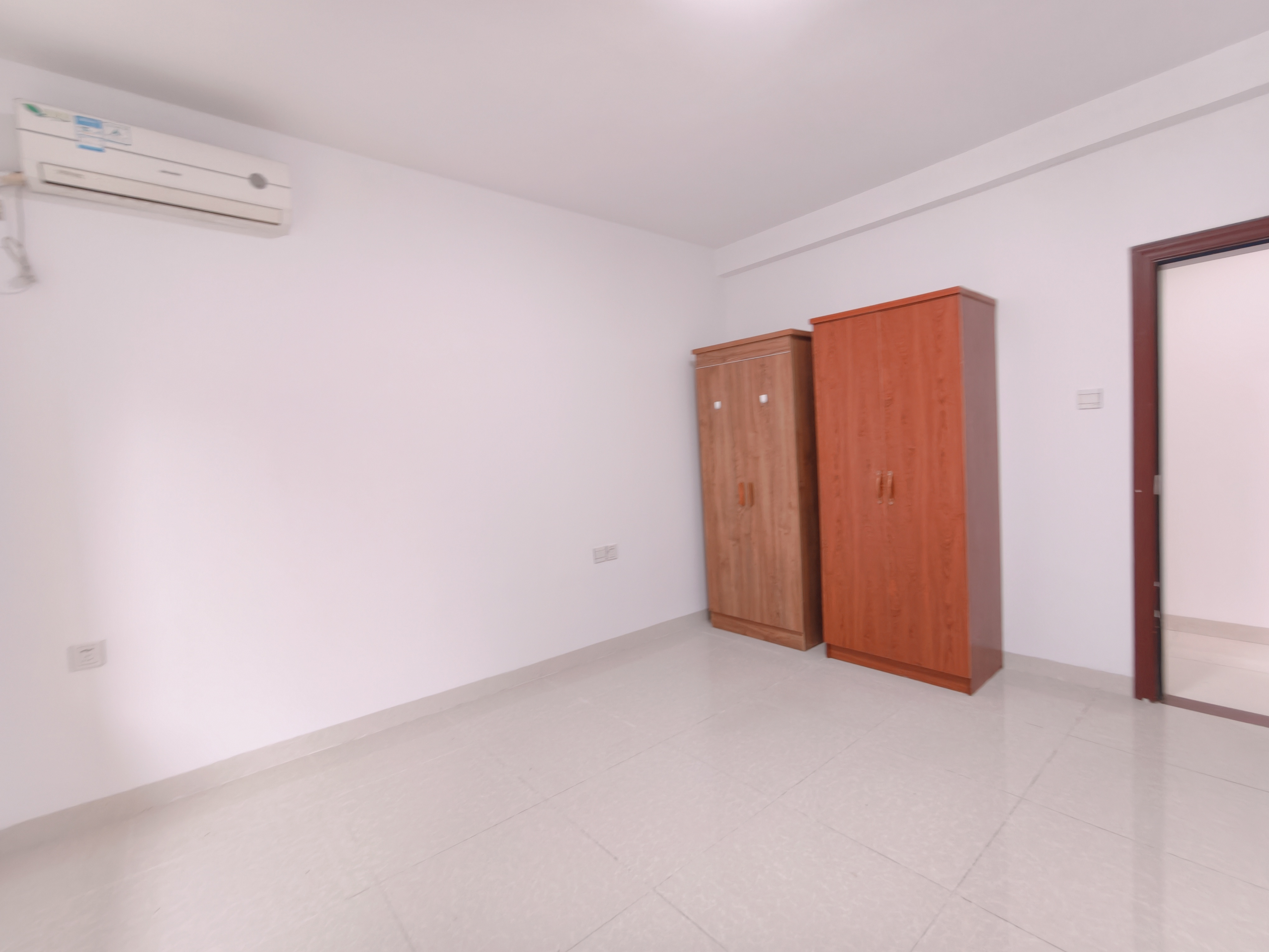 次卧