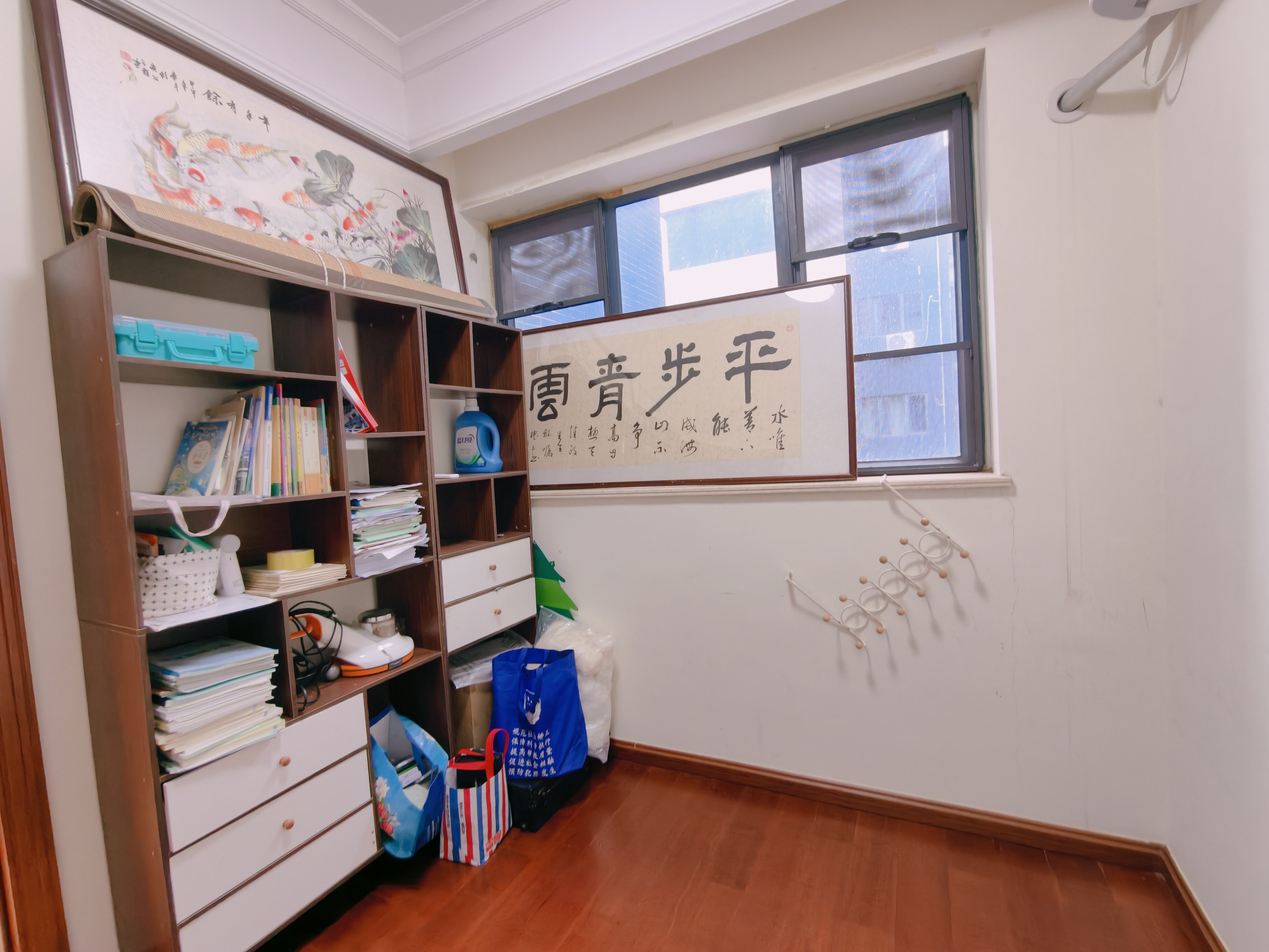 次卧