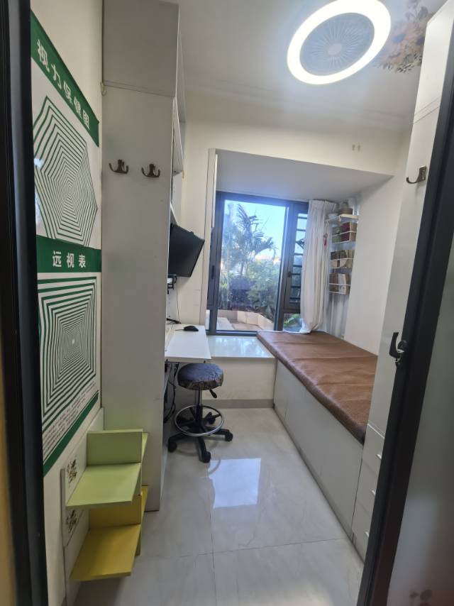 次卧