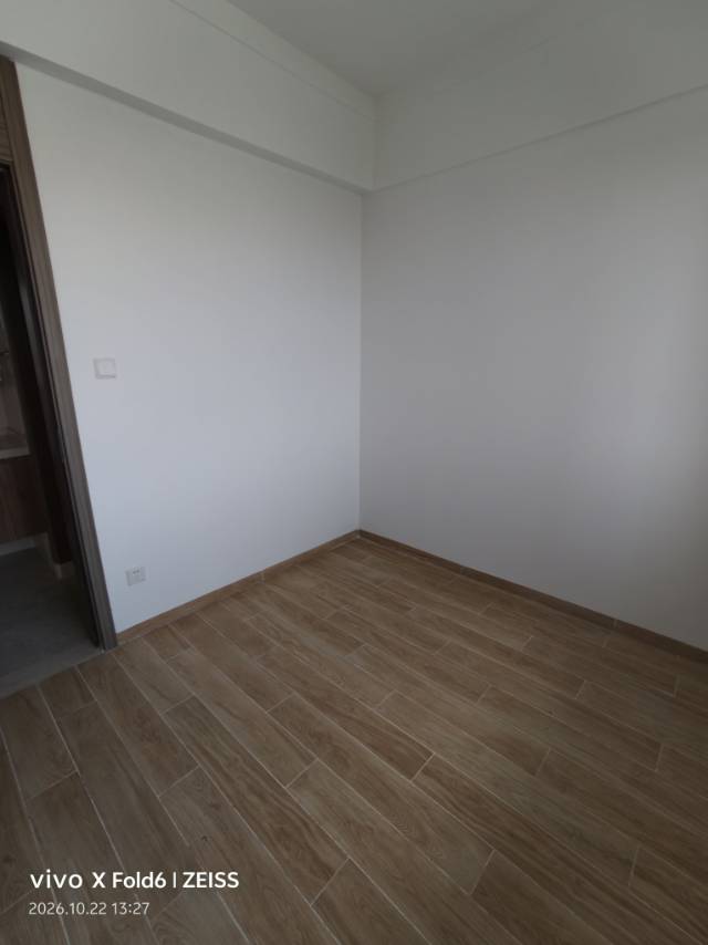 次卧